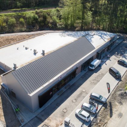 New industrial roof Commercial complex