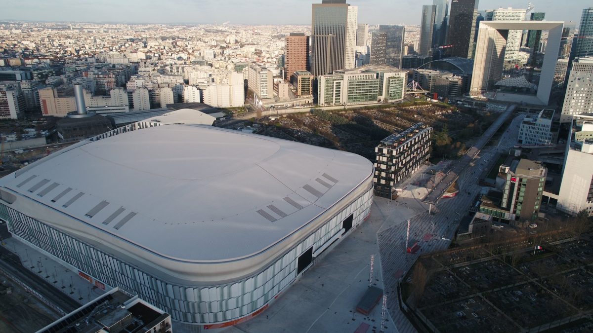 Realisatie van dakbedekking en isolatie U-Arena van Nanterre