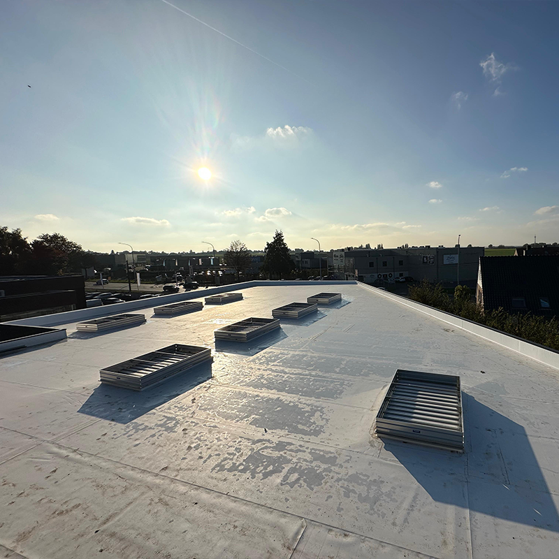 Isolation et étanchéité de la toiture du bâtiment de Melimo SA À Hannut