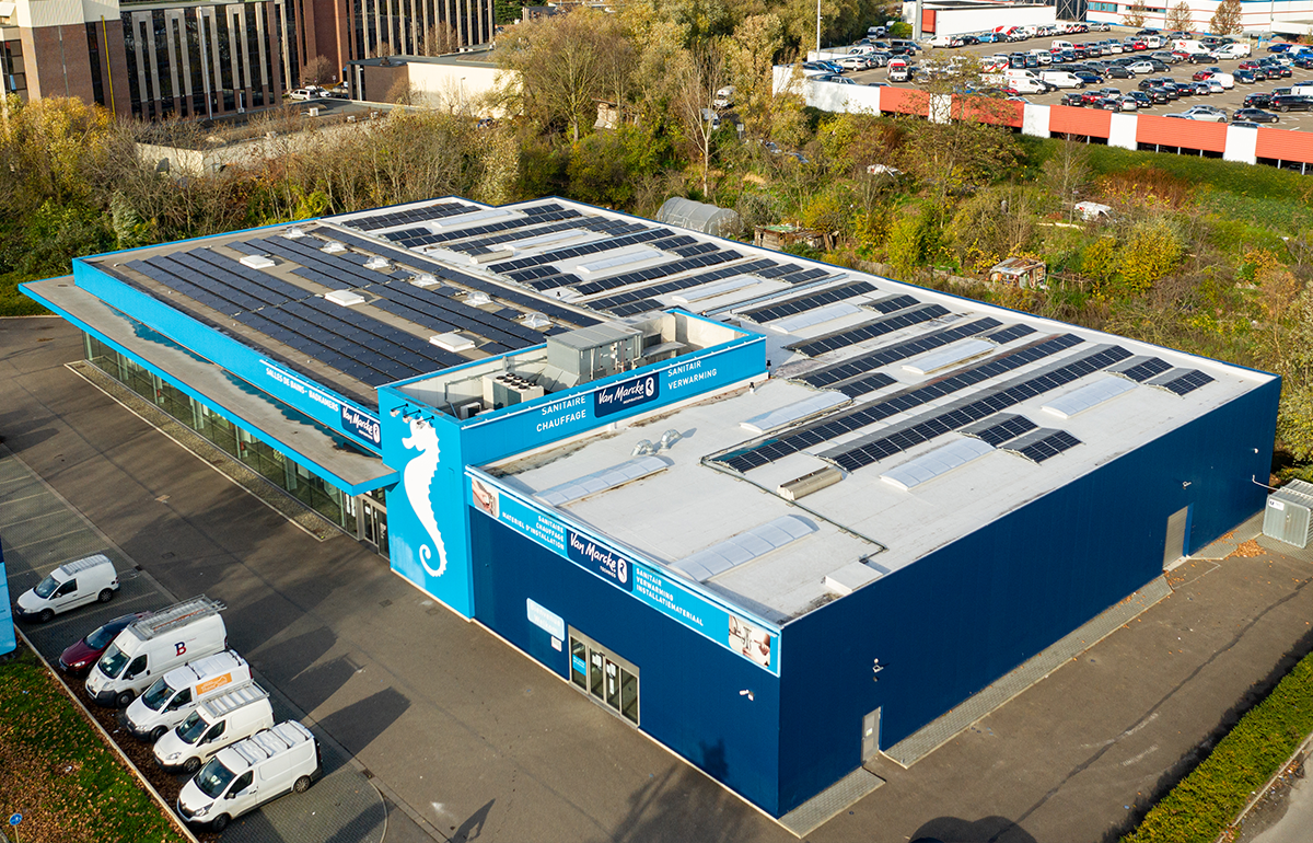 Van Marcke Anderlecht rénovation toiture industrielle avant panneaux solaires